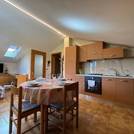 Casa Sonia - Larihome A52 * Dongo