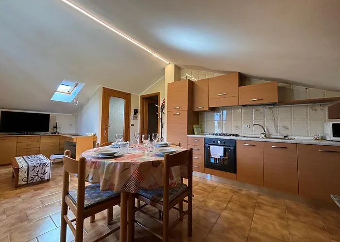 Casa Sonia - Larihome A52 * Dongo